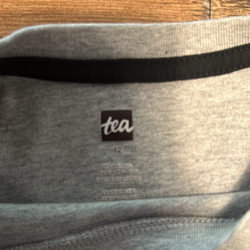 EUC Tea Collection Gray Frog Print Tee - Picture 3 of 3